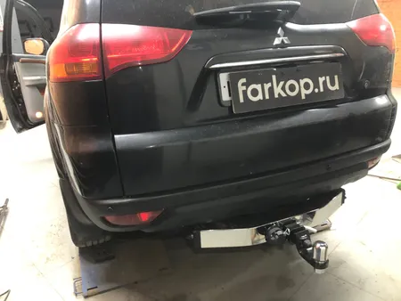 Фаркоп TowRus для Mitsubishi Pajero Sport 2008-2017 (с нерж. накладкой) 159366 в Тюмень