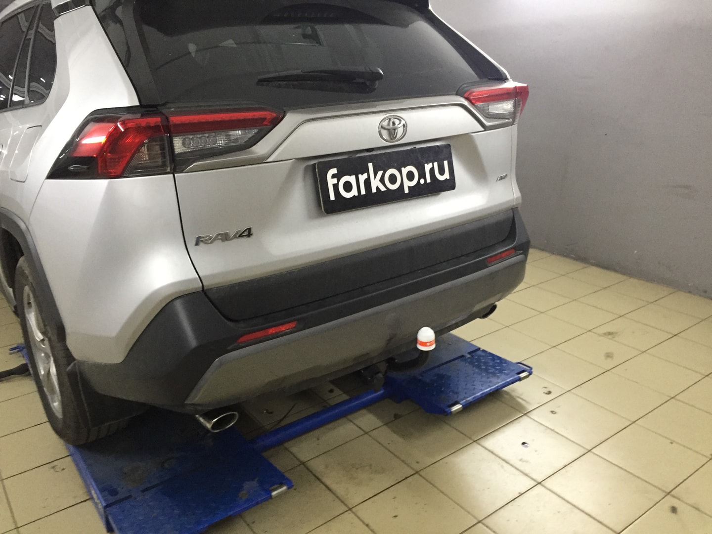 Установили фаркоп Трейлер для Toyota RAV4 2021 г. Установили фаркоп Трейлер для Toyota RAV4 2021 г.
