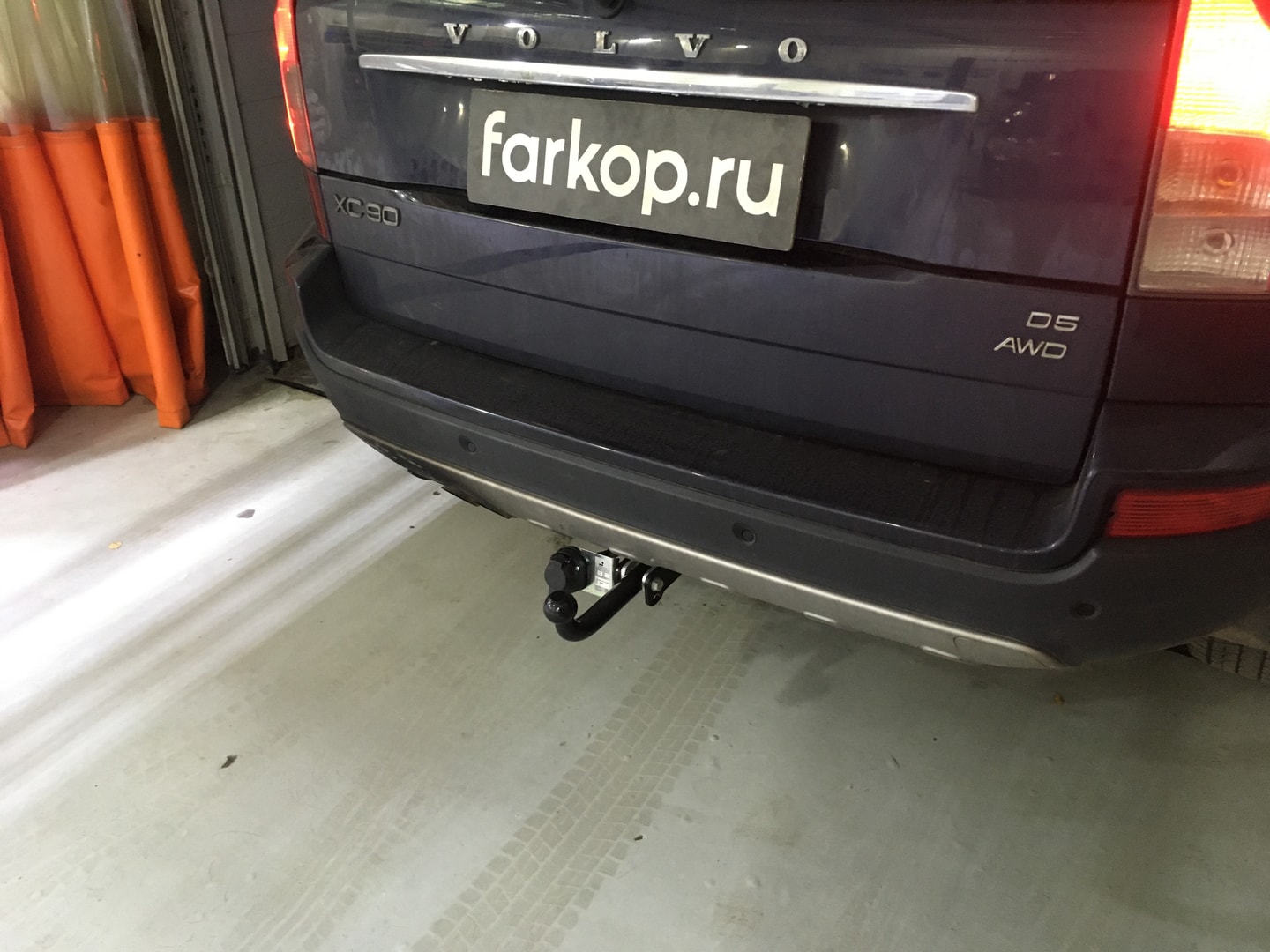 Установили фаркоп Лидер Плюс для Volvo XC90 2009 г. Установили фаркоп Лидер Плюс для Volvo XC90 2009 г.