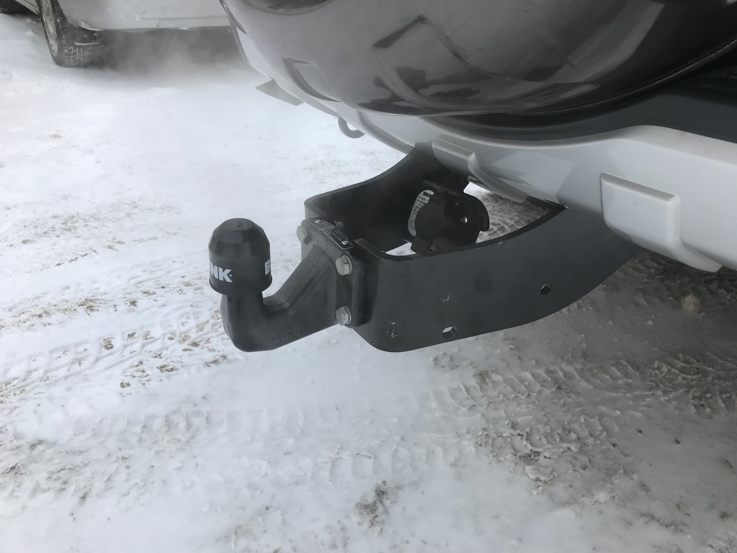 Установили фаркоп Brink для Mitsubishi Pajero 2012 г. Установили фаркоп Brink для Mitsubishi Pajero 2012 г.