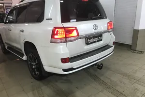 Установили фаркоп Brink для Toyota Land Cruiser J200 2020 г.