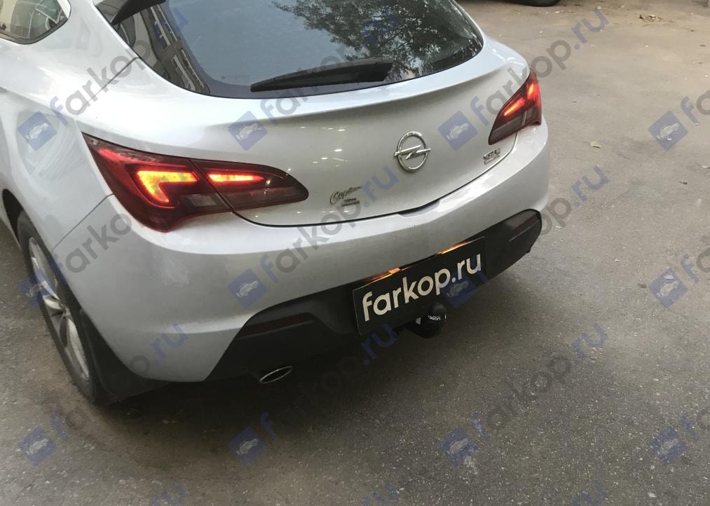Установили фаркоп Aragon для Opel Astra (3 дв.GTC) 2014 г.