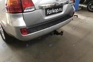 Установили фаркоп TowRus для Toyota Land Cruiser J200 2013 г.в.
