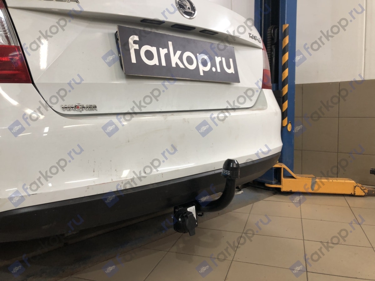 Установили фаркоп Oris для Skoda Rapid 2016 г.в.
