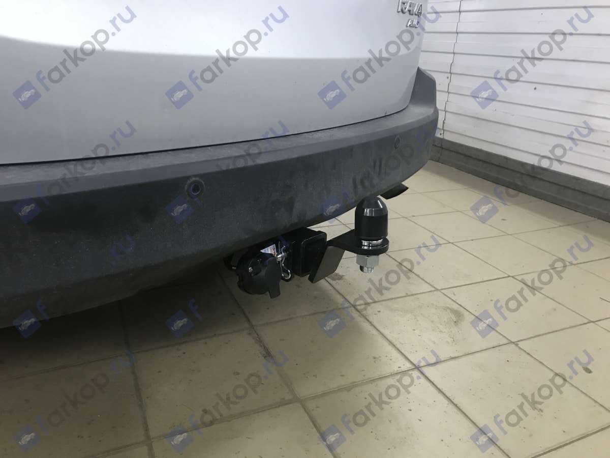 Установили фаркоп Уникар для Toyota RAV4 2013 г.