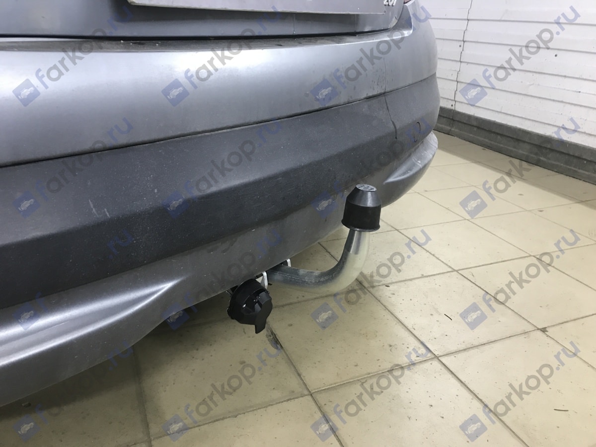Установили фаркоп Galia для Peugeot 207 2010 г.в.
