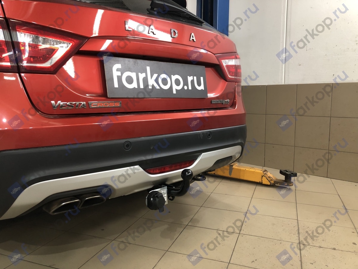 Установили фаркоп Лидер Плюс для Lada Vesta SW Cross 2019 г.в.