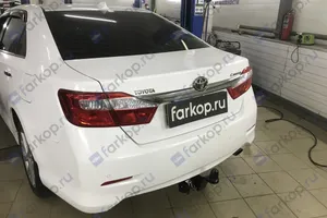 Установили фаркоп Уникар для Toyota Camry 2014 г.