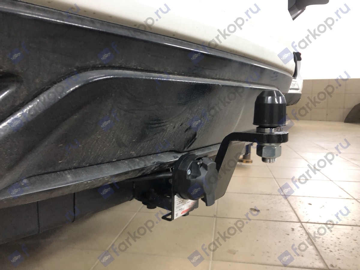 Установили фаркоп Уникар для Toyota Harrier 2014 г. Установили фаркоп Уникар для Toyota Harrier 2014 г.