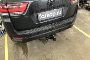 Установили фаркоп TowRus для Toyota Land Cruiser J300 2024 г.в