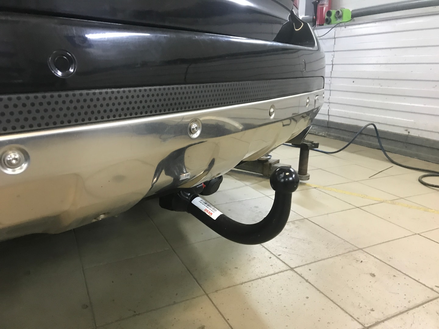 Установили фаркоп Oris для Mercedes M-class 2005-2011 г.в.
